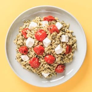 Ensalada Parmesana con tomates cherry asados